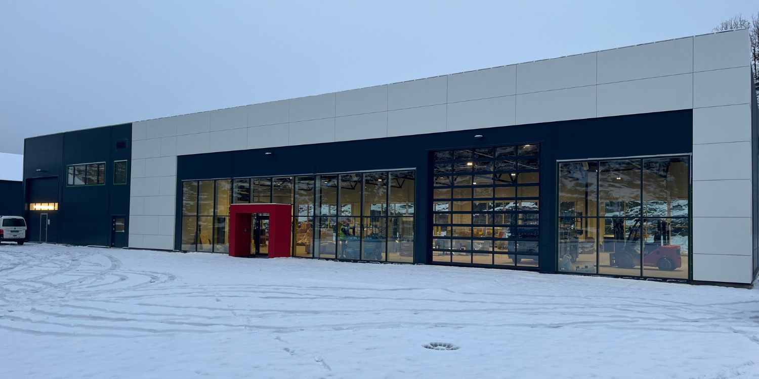 Ferdigstilt båtutstillingshall levert av FBSnor til Grenstøl Næringsbygg AS.