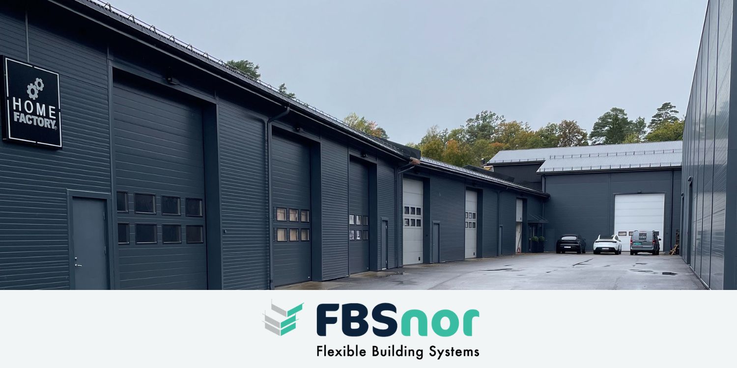 Toppbilde – Fasaderehabilitering Holmejordetveien 36 i Larvik Bildet av Holmejordetveien 36 etter fasaderehabilitering
